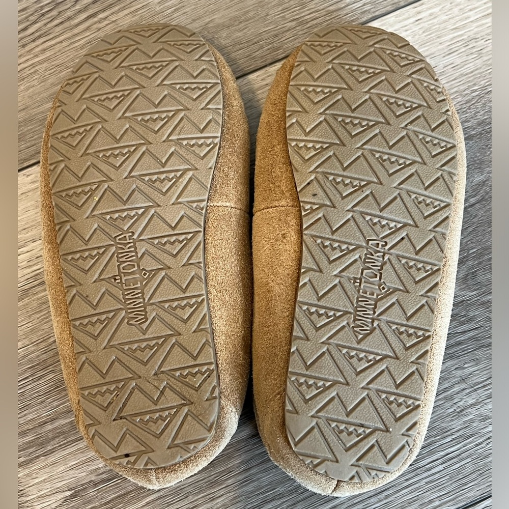 Minnetonka Kids’ Cassie Moccasin Slipper - Picture 7 of 10
